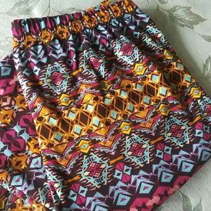Colorful Geometric Pattern Super Soft Leggings NWT